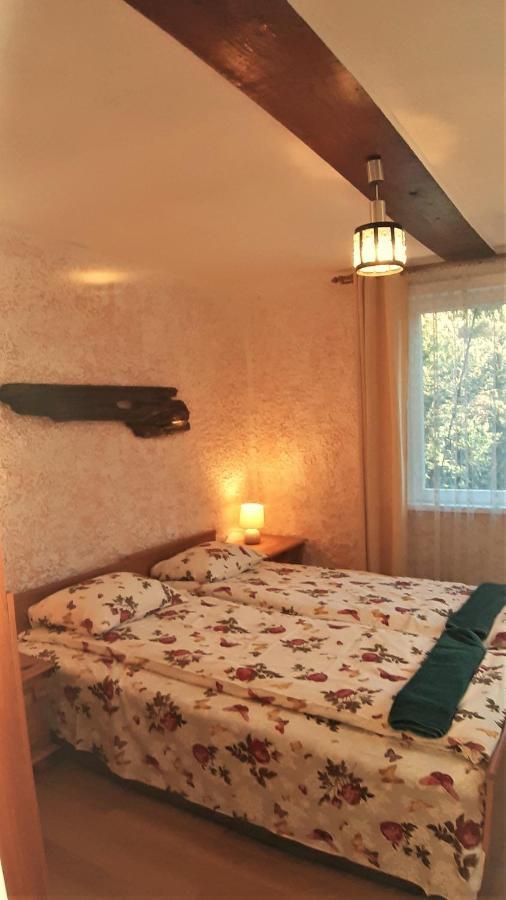 Atmatas Hotel Bernati Bagian luar foto