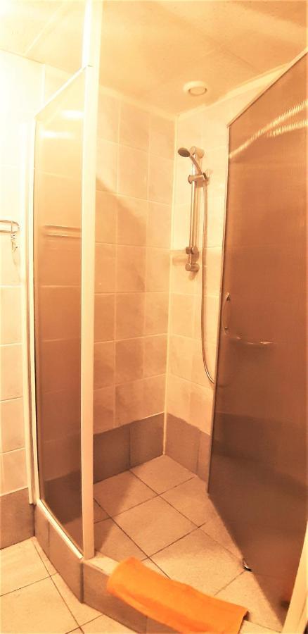 Atmatas Hotel Bernati Bagian luar foto