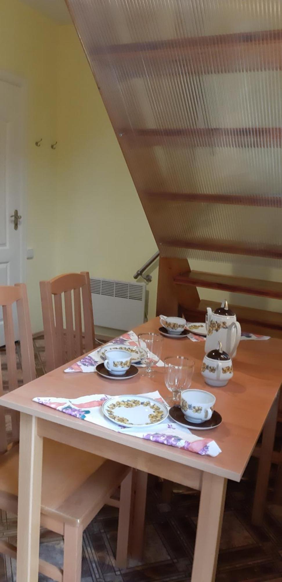 Atmatas Hotel Bernati Bagian luar foto