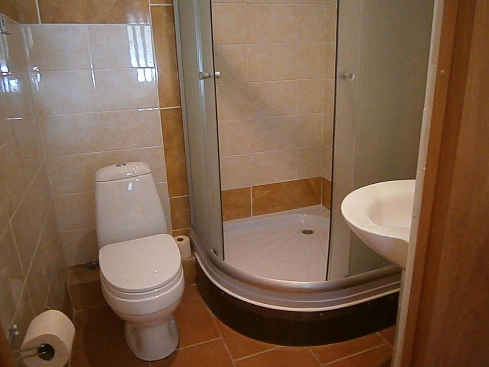 Atmatas Hotel Bernati Ruang foto