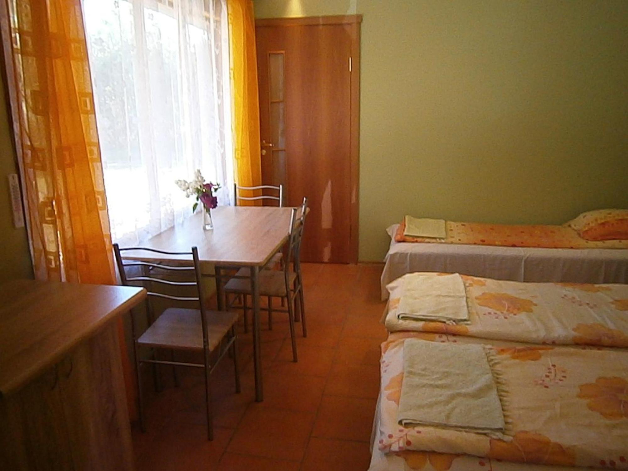 Atmatas Hotel Bernati Ruang foto