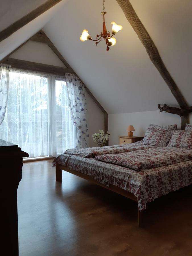 Atmatas Hotel Bernati Bagian luar foto