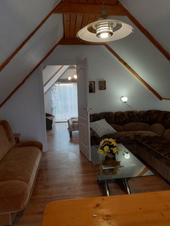 Atmatas Hotel Bernati Bagian luar foto