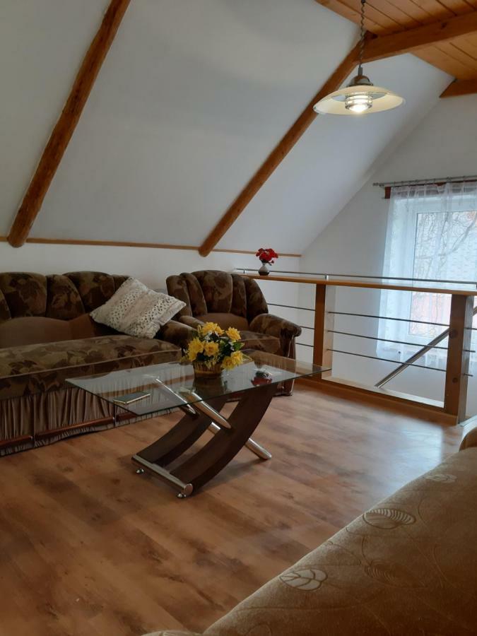 Atmatas Hotel Bernati Bagian luar foto