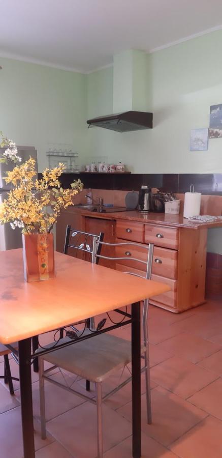 Atmatas Hotel Bernati Bagian luar foto