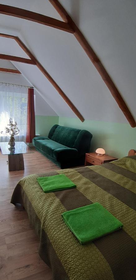Atmatas Hotel Bernati Bagian luar foto